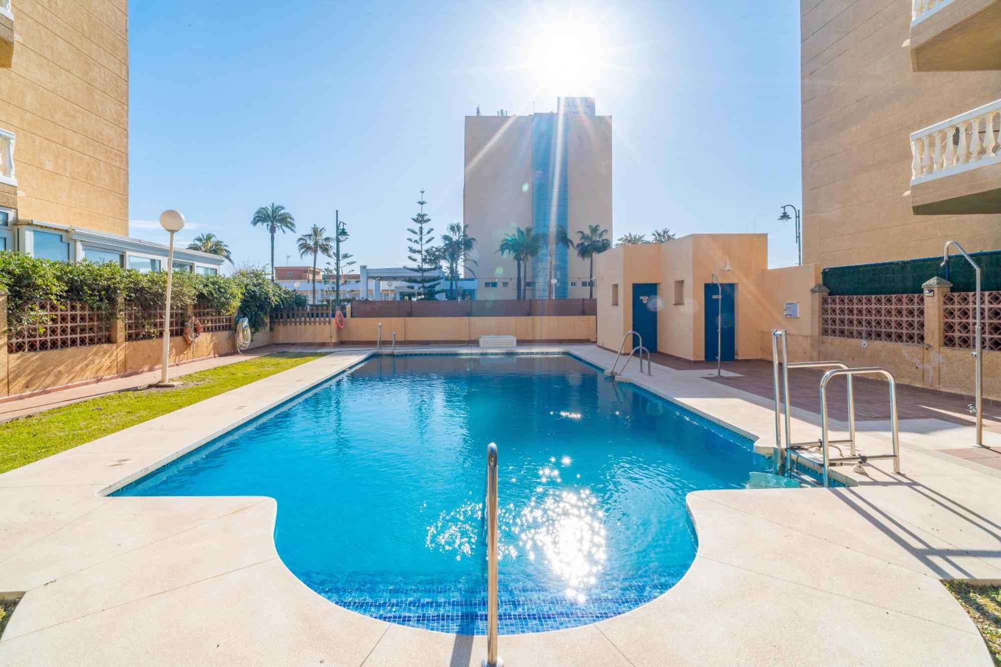 Casa Playa Guadalmar, Beautiful Apartment In Front Of The Sea, Wifi, Ac, Smart Tv, Private Parking Málaga Dış mekan fotoğraf