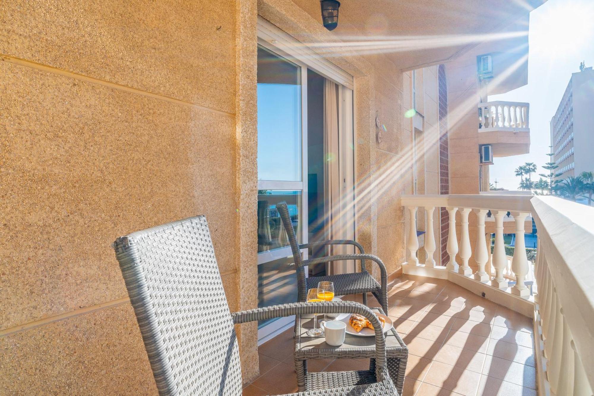 Casa Playa Guadalmar, Beautiful Apartment In Front Of The Sea, Wifi, Ac, Smart Tv, Private Parking Málaga Dış mekan fotoğraf