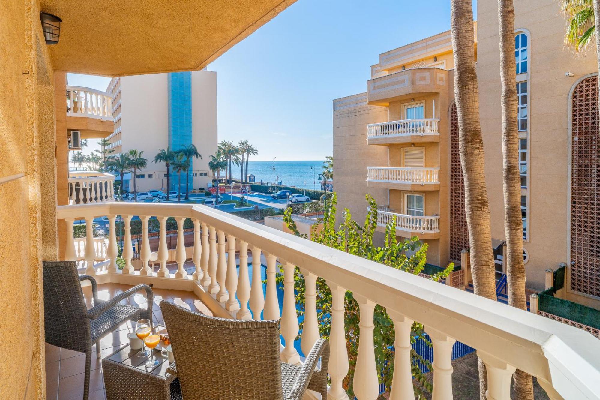 Casa Playa Guadalmar, Beautiful Apartment In Front Of The Sea, Wifi, Ac, Smart Tv, Private Parking Málaga Dış mekan fotoğraf