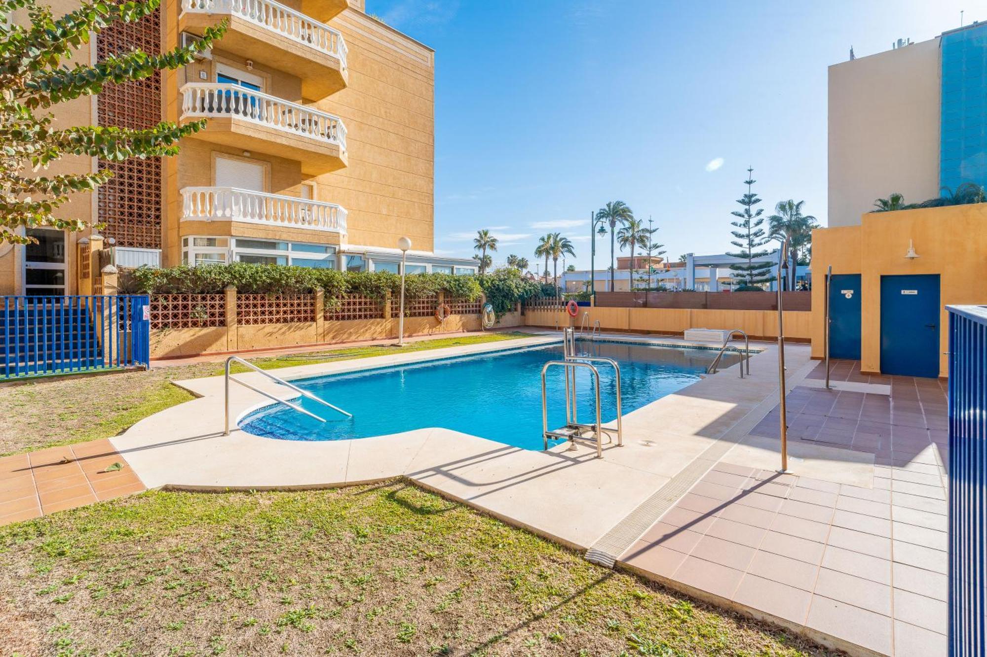 Casa Playa Guadalmar, Beautiful Apartment In Front Of The Sea, Wifi, Ac, Smart Tv, Private Parking Málaga Dış mekan fotoğraf